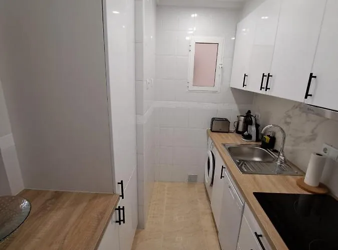 Modern 2 Bedroom In The Center Of Apartamento