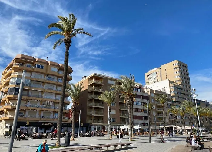 Modern 2 Bedroom In The Center Of