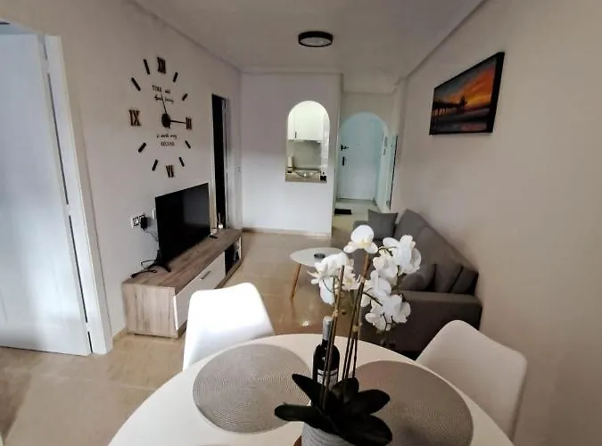 Modern 2 Bedroom In The Center Of Torrevieja