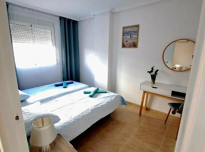 Modern 2 Bedroom In The Center Of *