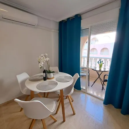 Modern 2 Bedroom In The Center Of *