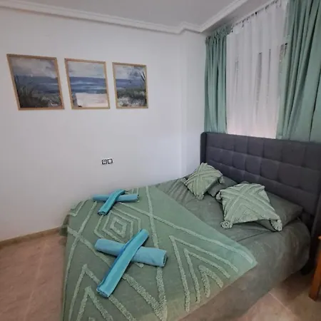 Modern 2 Bedroom In The Center Of Торевьиа
